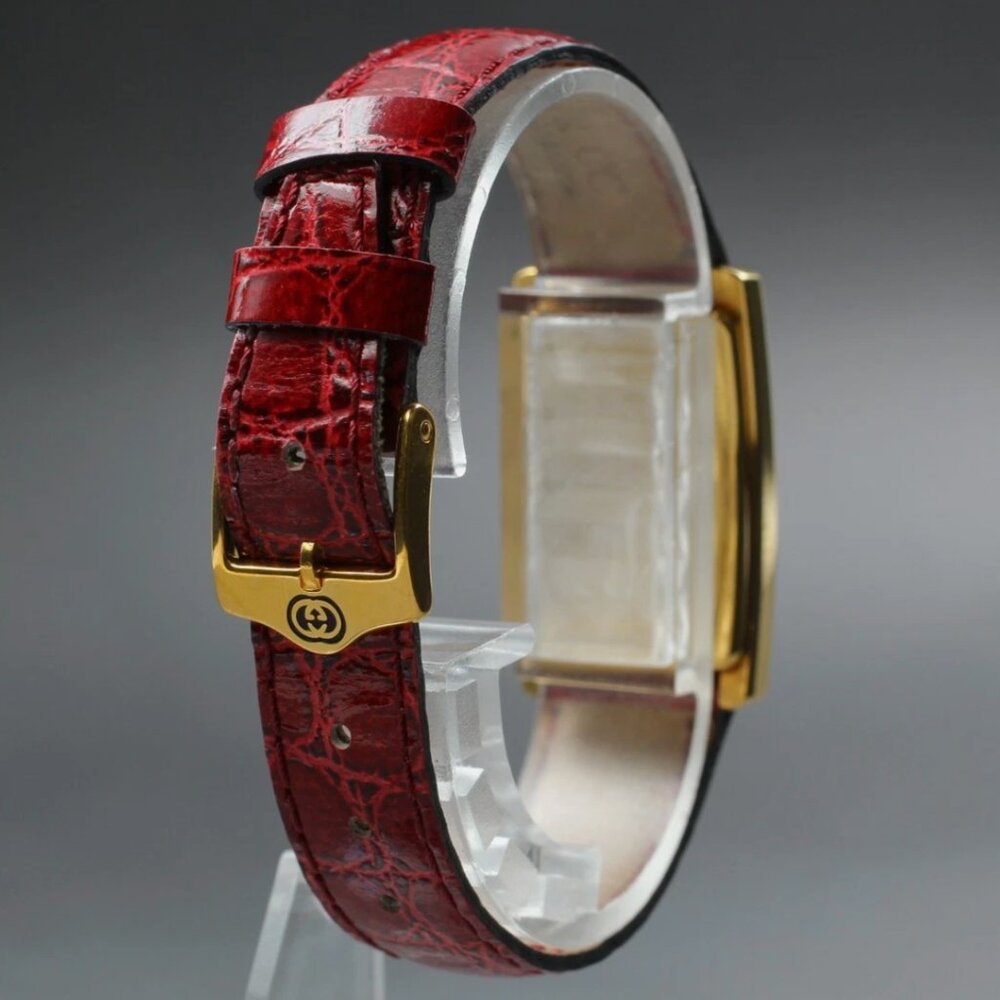 GUCCI 2600L Red Dial Gold Plated Quartz Ladies Watch From - Picture 3 of 7